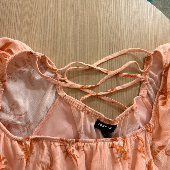 Torrid Washable Crinkle Gauze Criss Cross Back Top 1 1X Pink Floral Print Rayon - Picture 2 of 3